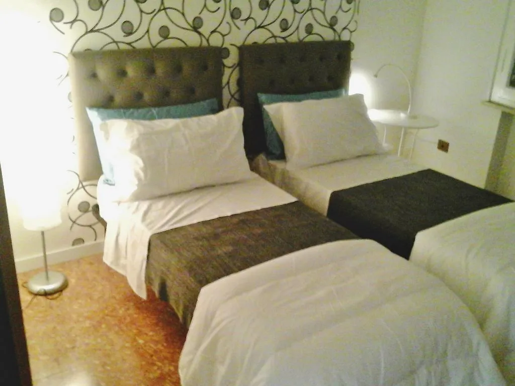 L.T. Schneider B&B Bologna Bed & Breakfast